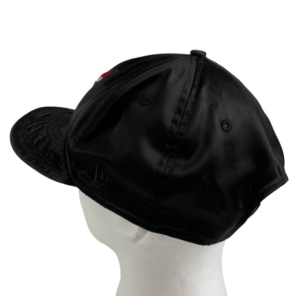 Chicago Bulls Unique Embroidered Brim Sleek New Era Hardwood Classics Patch M/L - Picture 10 of 16